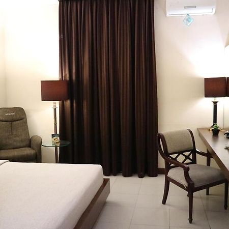 Excellent Seven Boutique Hotel Bandung Buitenkant foto