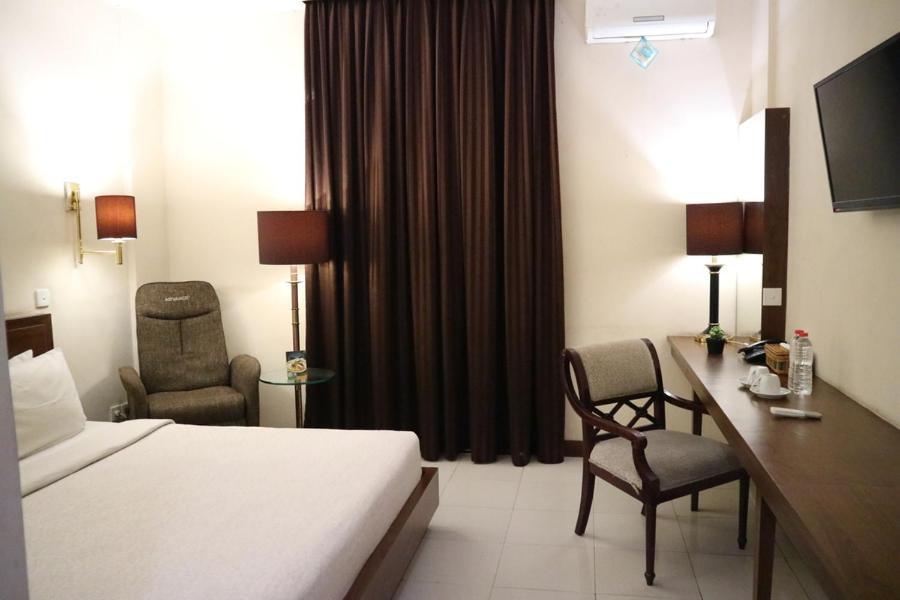 Excellent Seven Boutique Hotel Bandung Buitenkant foto